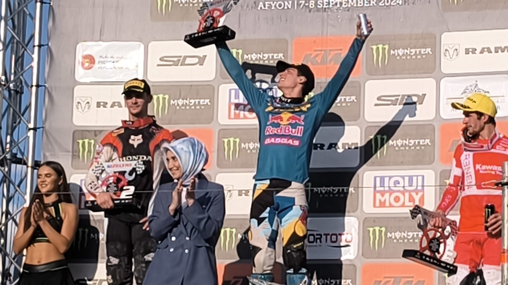 TÜM YARIŞLARIN ÇEKİŞMELİ GEÇTİĞİ MXGP TÜRKİYE YİNE DÜNYADA BÜYÜK SES GETİRDİ