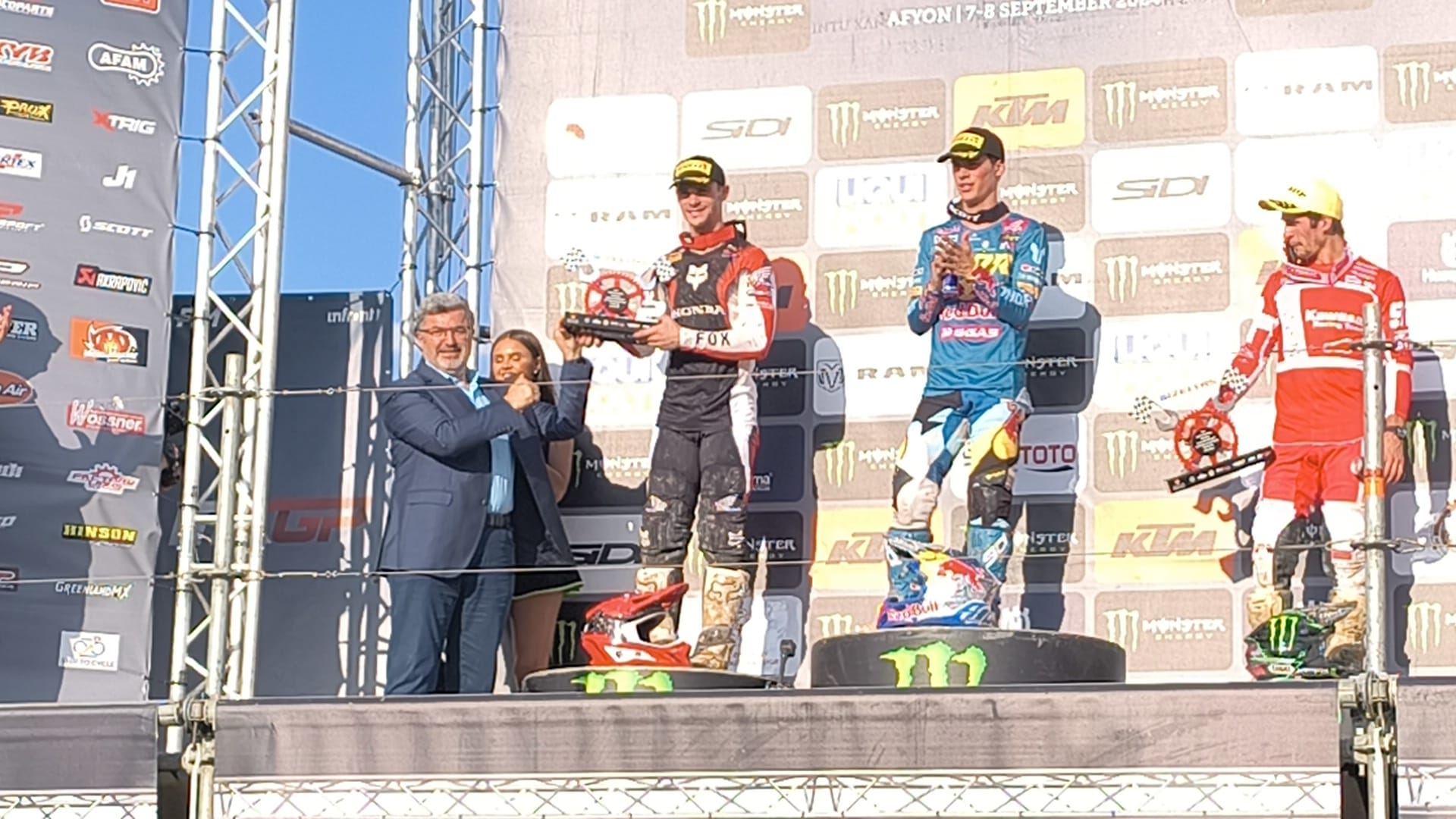 TÜM YARIŞLARIN ÇEKİŞMELİ GEÇTİĞİ MXGP TÜRKİYE YİNE DÜNYADA BÜYÜK SES GETİRDİ