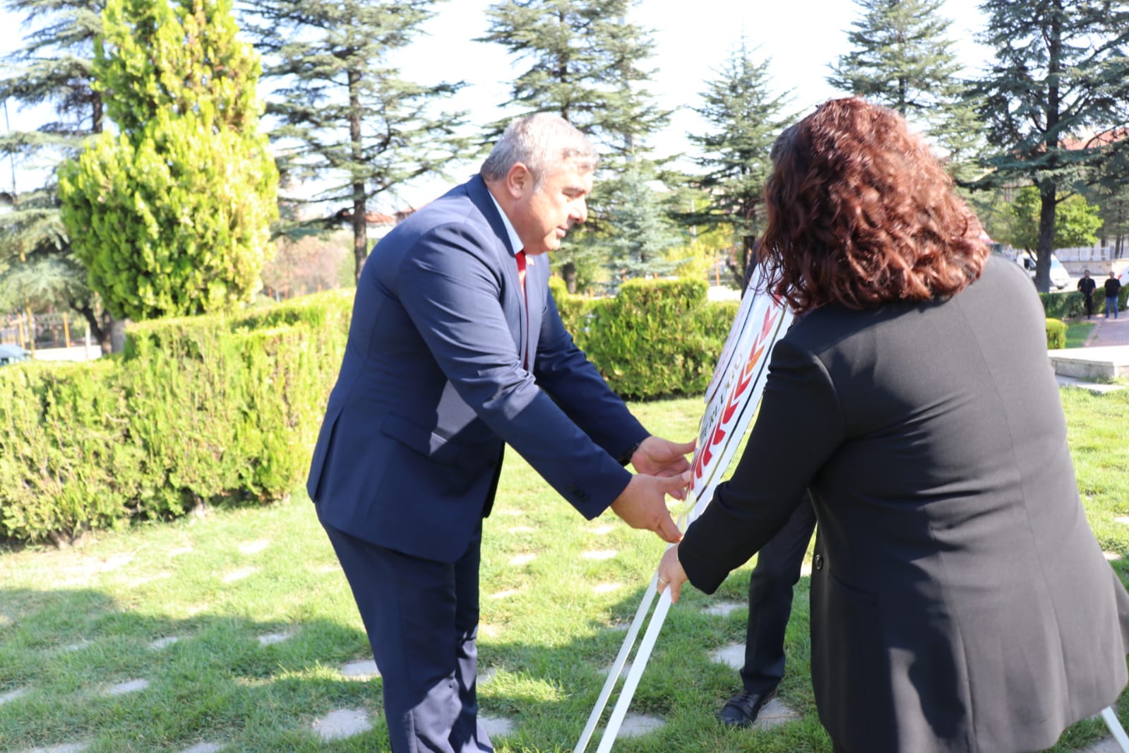Afyonda İlköğretim Haftası Çelenk Sunumu Programıyla Başladı