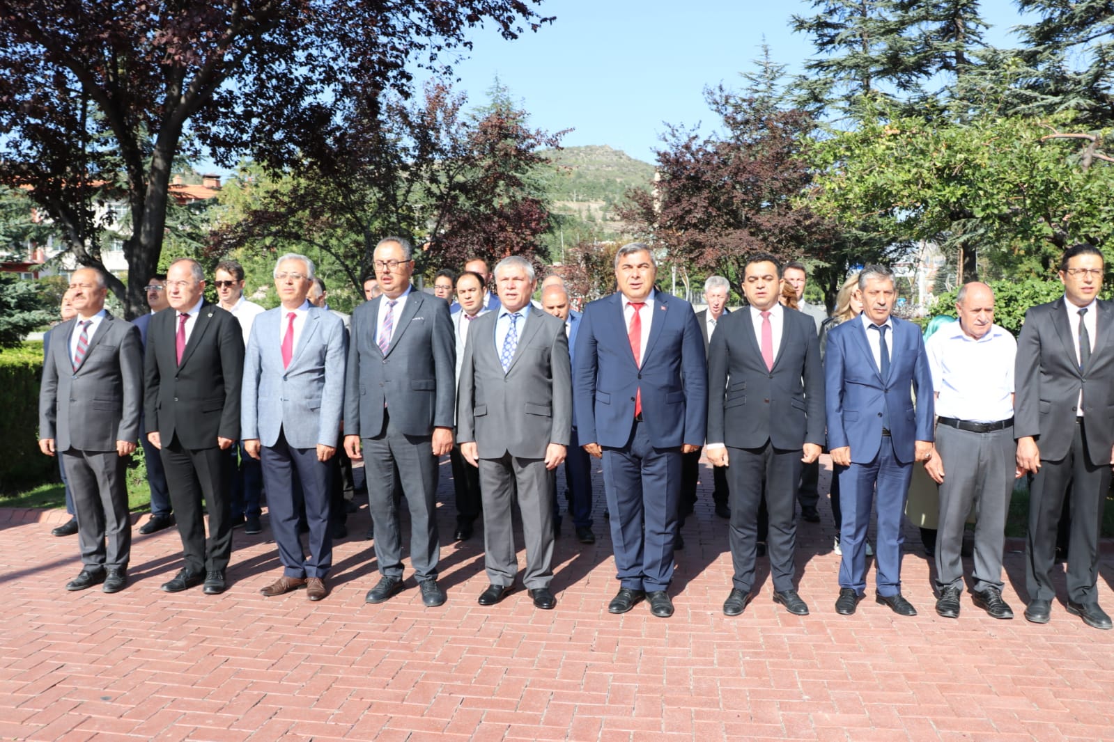 Afyonda İlköğretim Haftası Çelenk Sunumu Programıyla Başladı