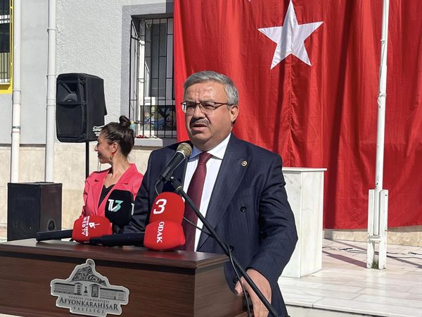 YURDUNUSEVEN MANEVİ DEĞERLERE VURGUDA BULUNDU