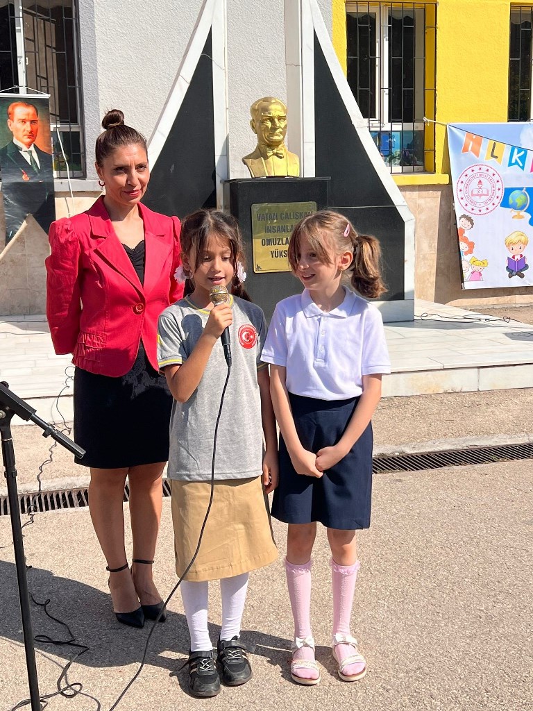 AFYON'DA YENİ EĞİTİM DÖNEMİ 143 BİN ÖĞRENCİ İLE BAŞLADI