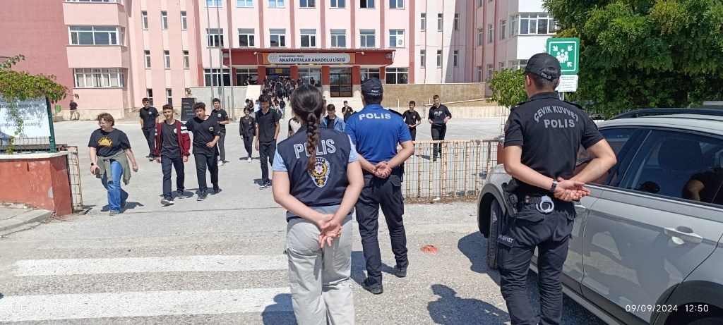 OKUL ÇEVRELERİNDE DENETİM YAPILDI