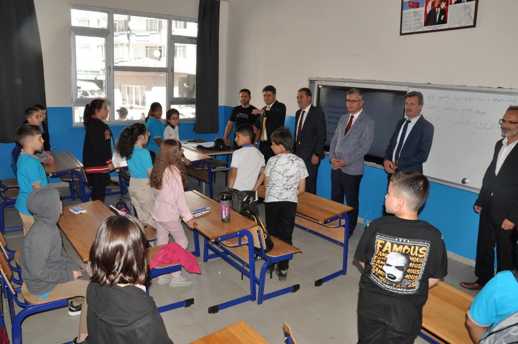KAYMAKAM ÇENGEL ÖĞRENCİLERE BAŞARILAR DİLEDİ