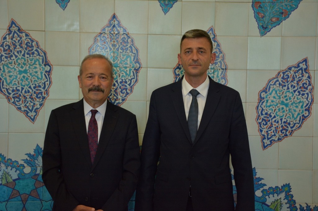 SİNANPAŞA'DA ASFALTLAMA ÇALIŞMALARI BAŞLADI