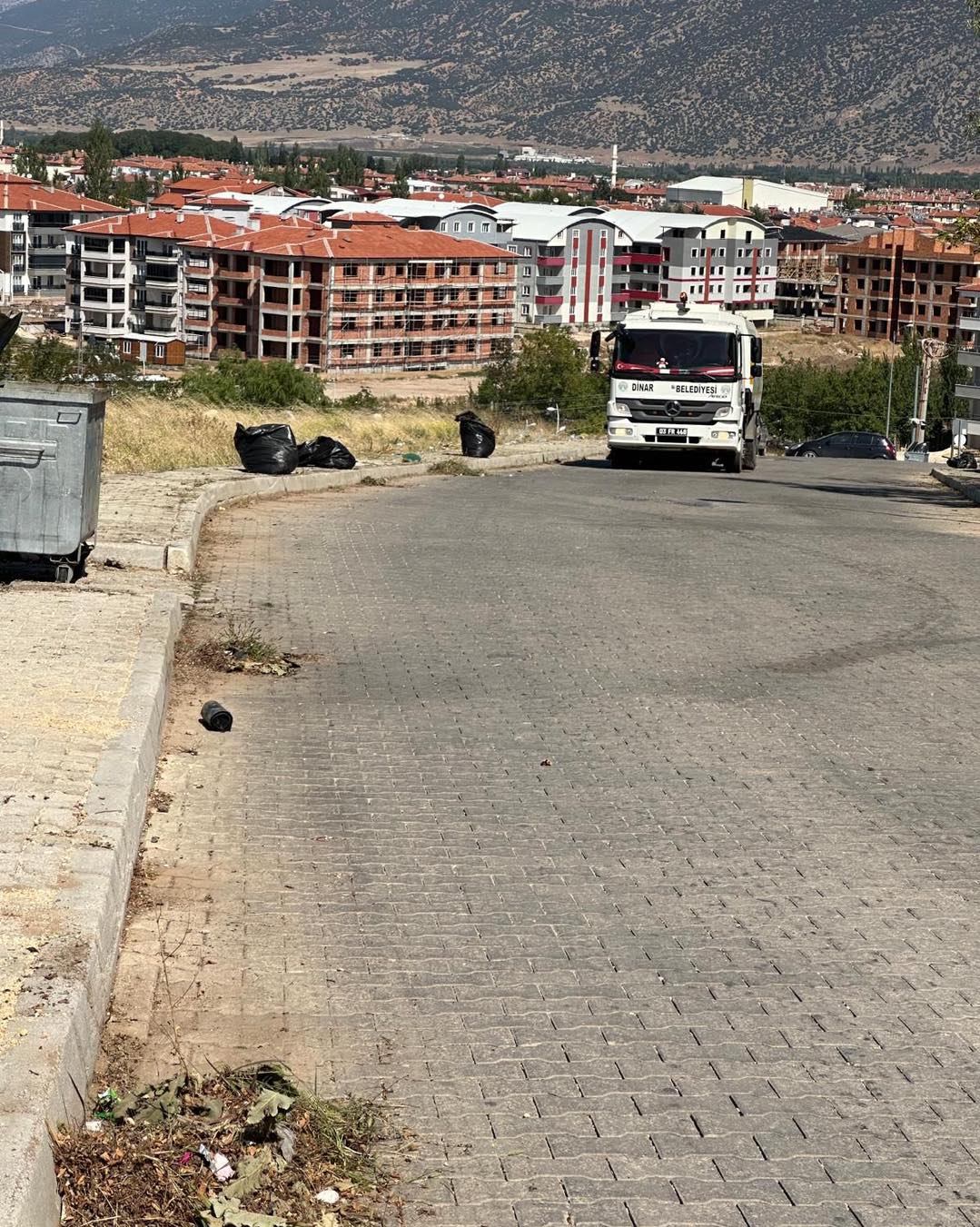 “TEMİZLİK ÇALIŞMALARI HIZ KESMİYOR”