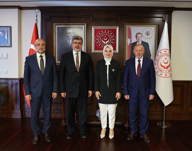 AK Parti Afyon İl Teşkilatı'ndan Bakan Göktaş'a Ziyaret