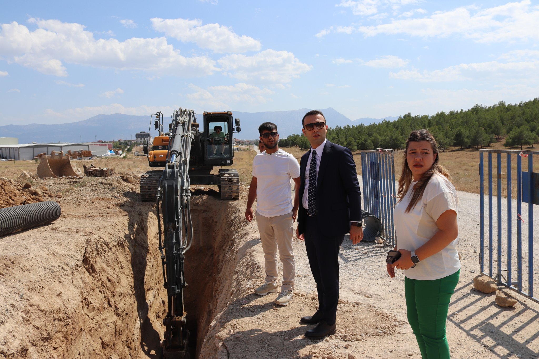 Takdir Toplayan Kaymakam Dazkırı İçin Gecesini Gündüzüne Katıyor