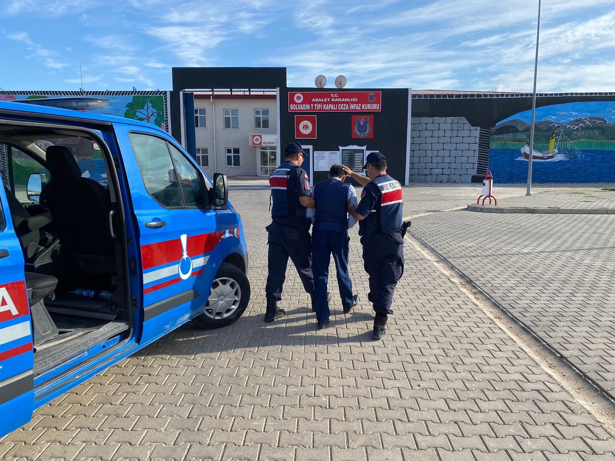 2 YIL 3 AY HAPİS CEZASIYLA ARANAN ŞAHSI JANDARMA YAKALADI