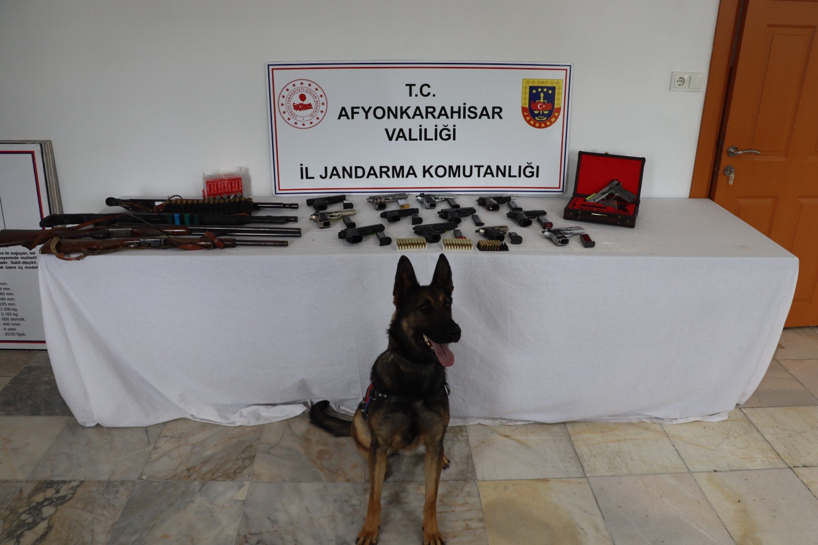 EĞLENCELERDE HAVAYA ATEŞ AÇAN 27 ŞAHSI JANDARMA YAKALADI