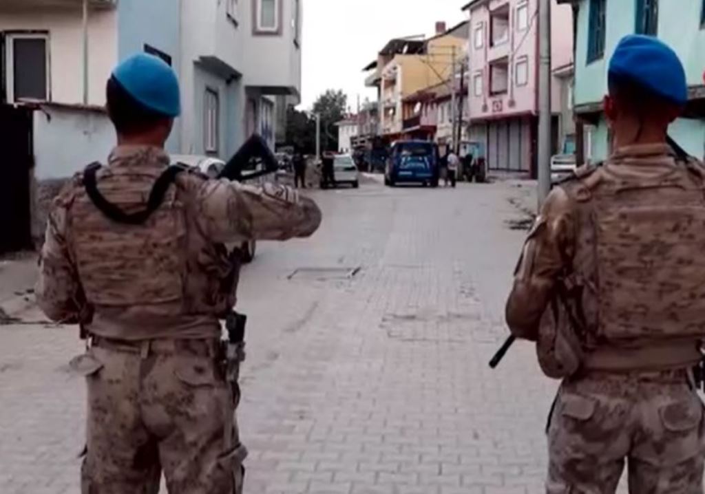 JANDARMA'NIN ARADIĞI SİLAHLAR BAKIN NEREDEN ÇIKTI?