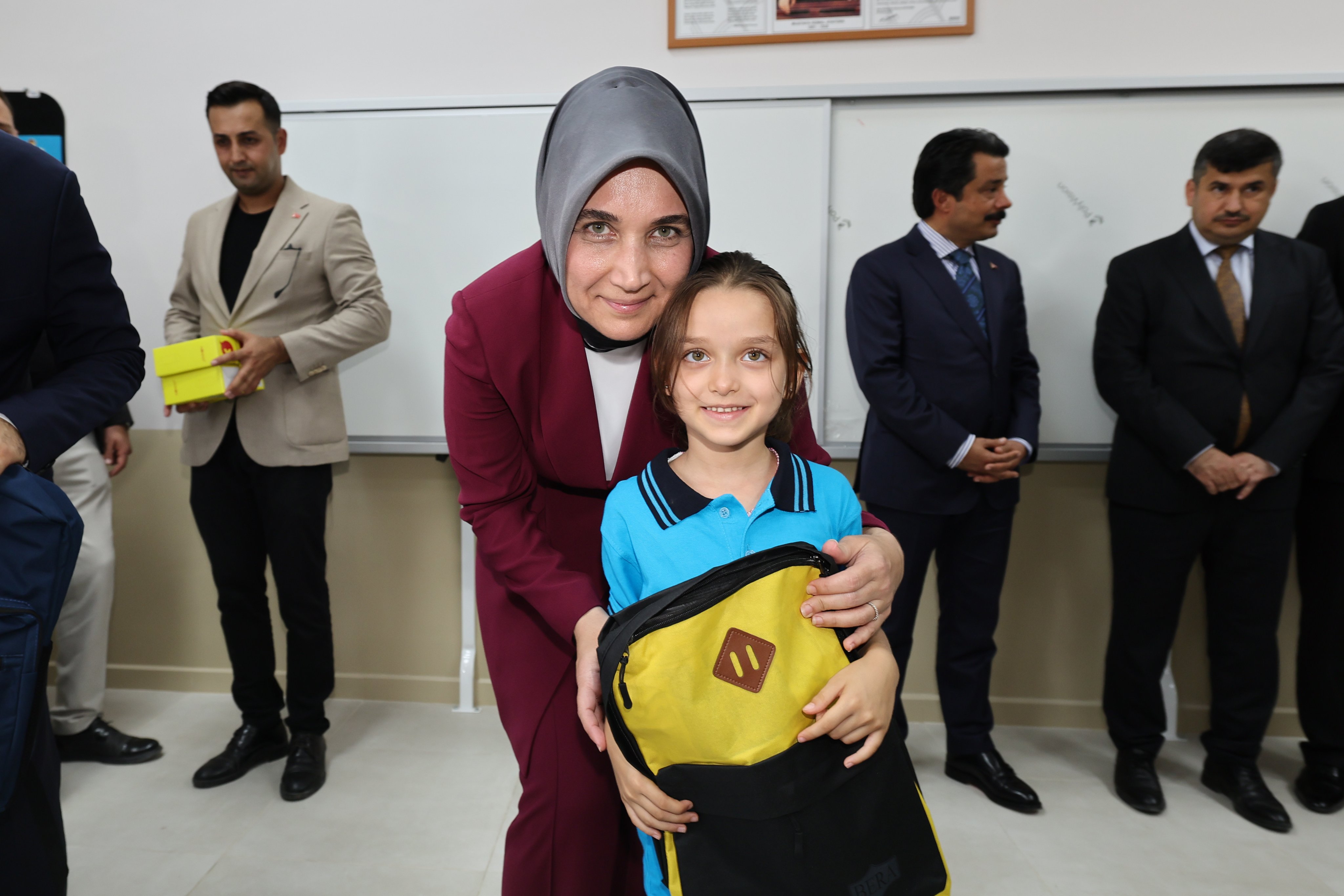 İskenderun'un Çocukları Vali Ablayı Çok Sevdi