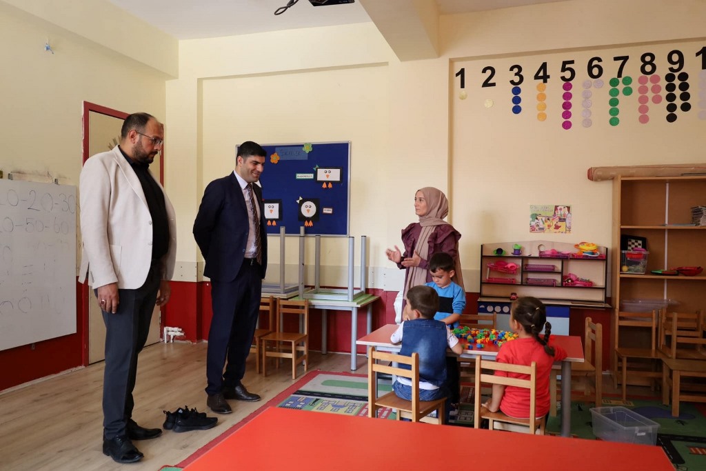 BAŞKAN BODUR OKULLARA ZİYARETTE BULUNDU