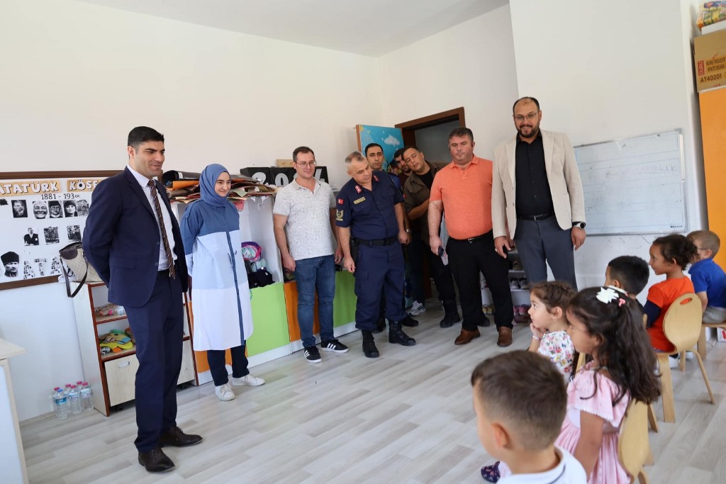 BAŞKAN BODUR OKULLARA ZİYARETTE BULUNDU