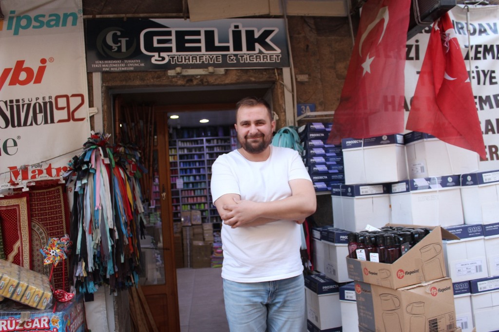 GELENEKSEL ESNAFLIĞIN YAŞAYAN TEMSİLCİSİ