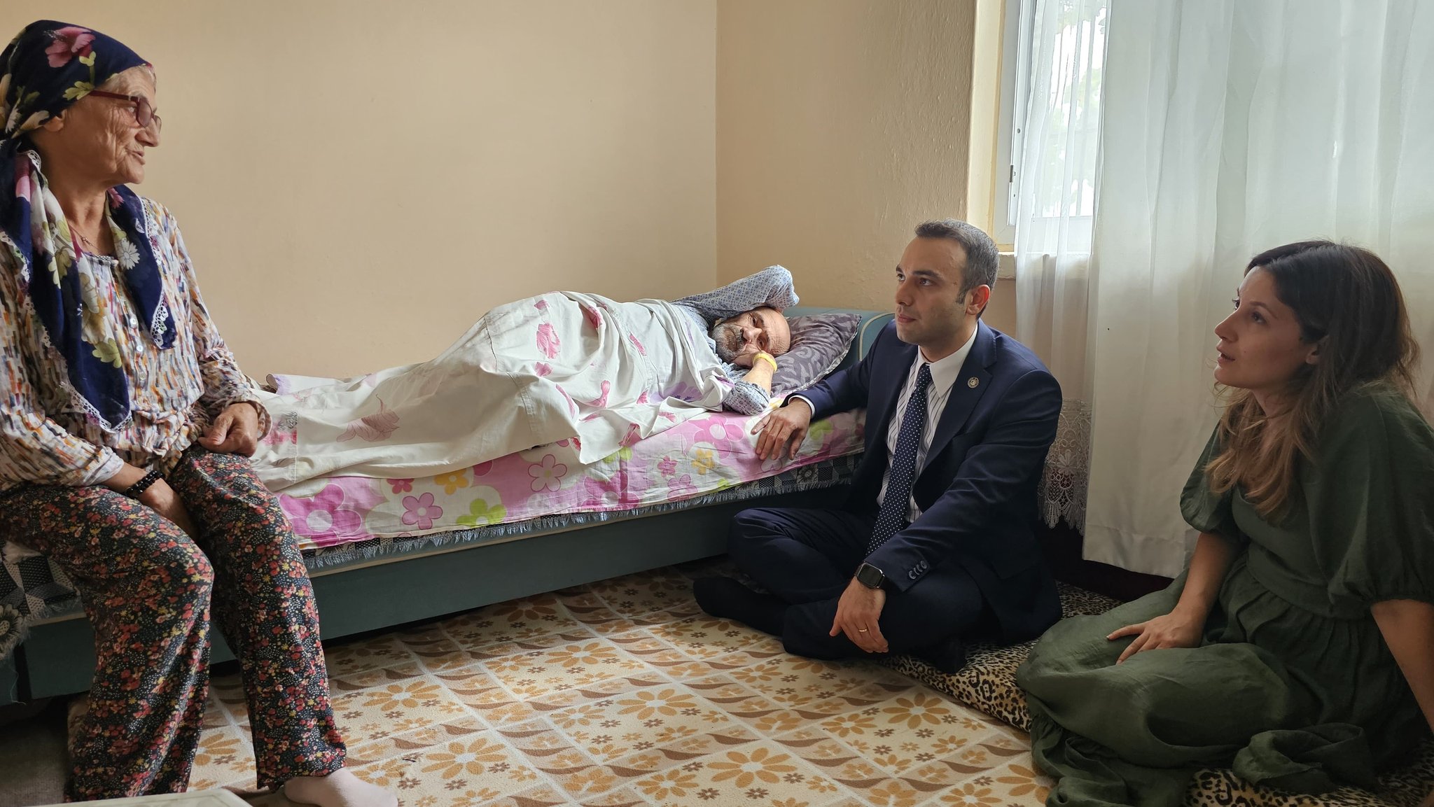 Dazkırı’da Takdir Toplayan Kaymakam şimşek Ailesini Mutlu Etti
