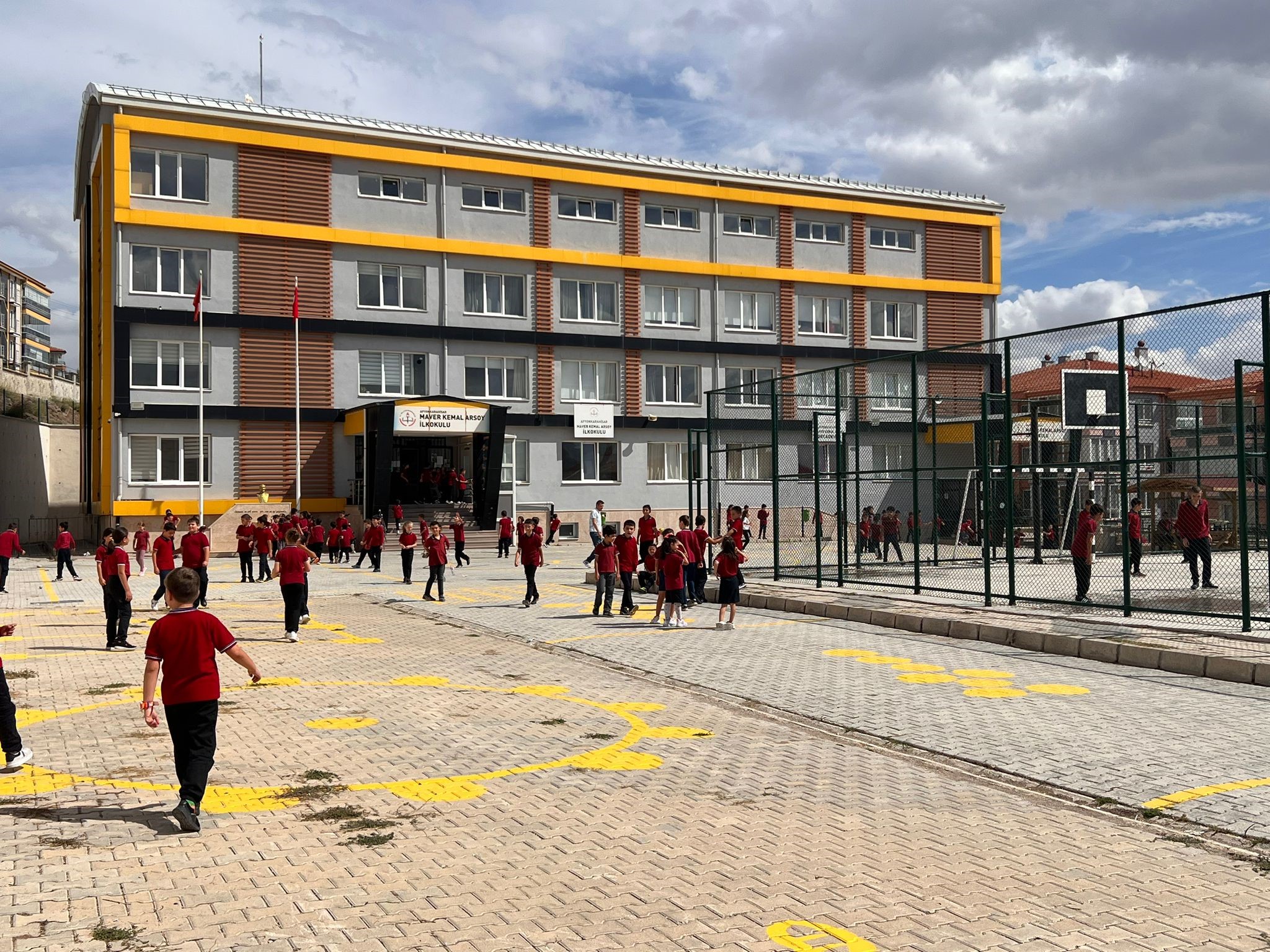 AFYON'DA İKİ OKUL, ÇOKLU YABANCI DİL ALANIN DA PİLOT OKUL SEÇİLDİ