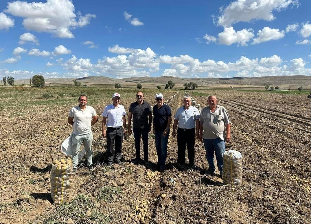 Başkan Eroğlu’nun Tarlada İzi Harmanda Sözü Var