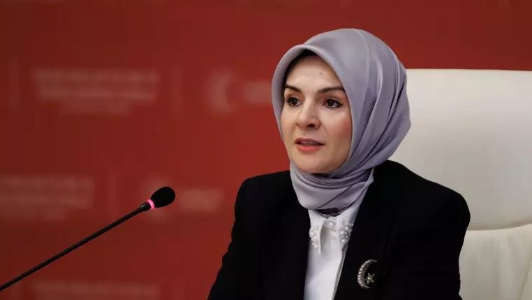 BAKAN  MAHİNUR GÖKTAŞ, ŞEHİT AİLESİNE TAZİYEDE BULUNDU