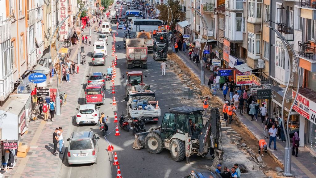 AMBARYOLU'NDA ÇİFT YÖN ÇALIŞMALARINA BAŞLANDI