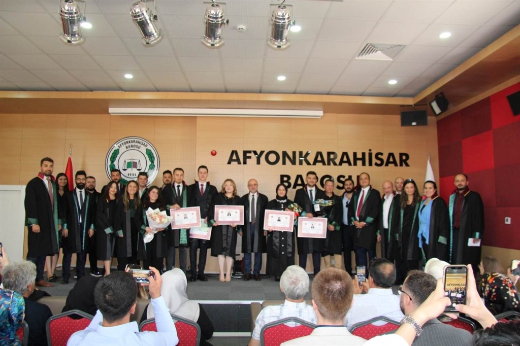 AFYONKARAHİSAR BAROSU YEMİN TÖRENİ GERÇEKLEŞTİRDİ