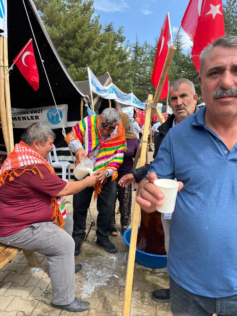 AFYONKARAHİSAR ÇADIRLARI ZİYARETÇİ AKININA UĞRADI