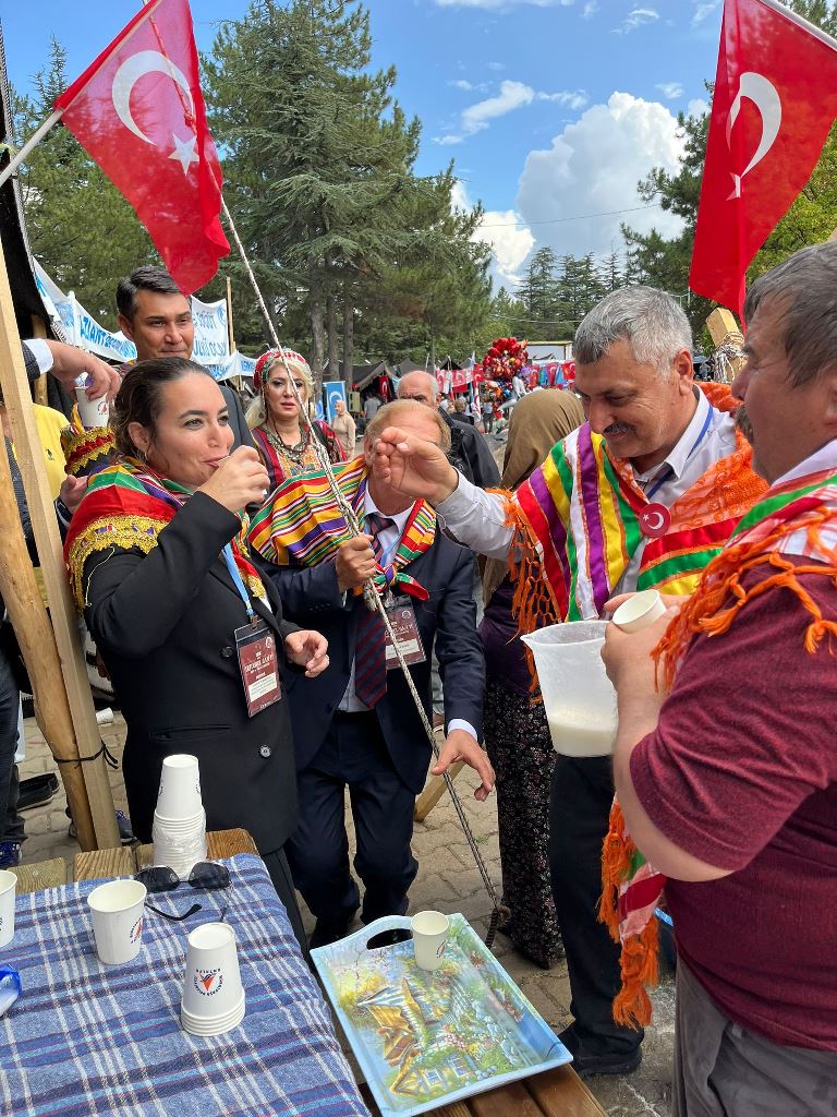 AFYONKARAHİSAR ÇADIRLARI ZİYARETÇİ AKININA UĞRADI