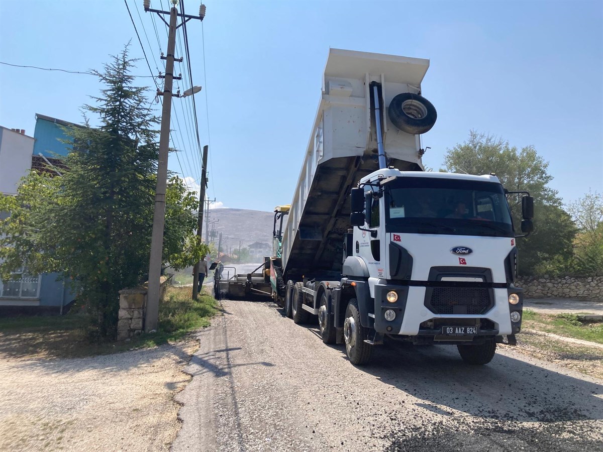 Çayıryazı Köy Yolunda Sıcak Asfalt Çalışmaları Tamamlandı