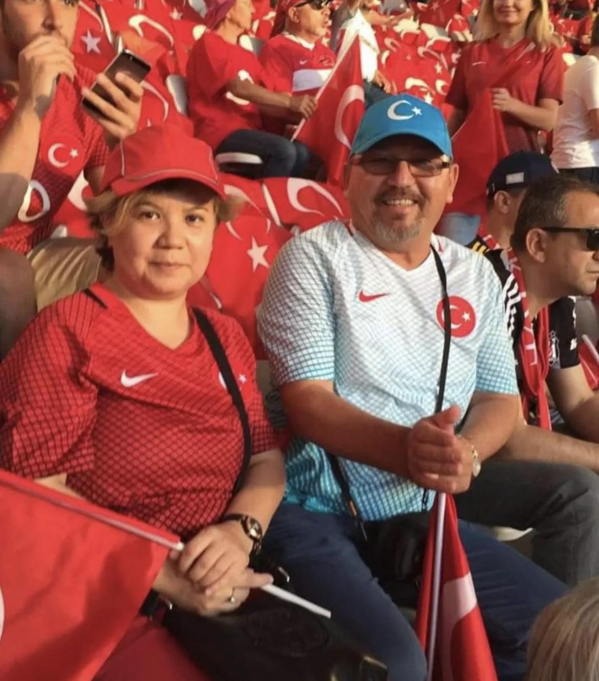 Avrupa Şampiyonası'nda Doğu Türkistanlılar’dan Türkiye’ye Destek!