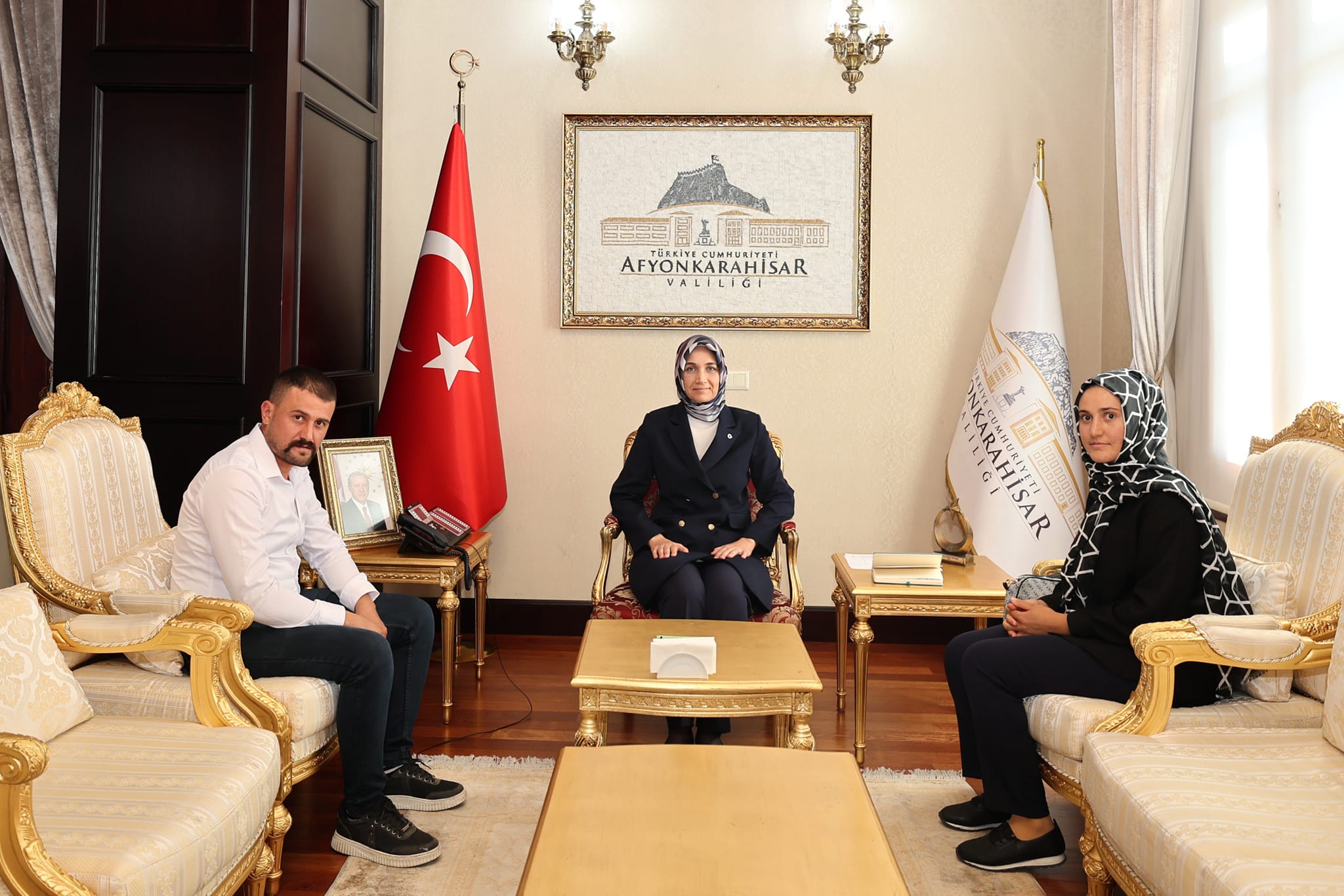 Vali Yiğitbaşı, Şehit Ailesini Makamında Kabul Etti