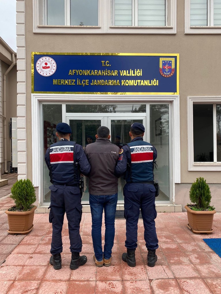 KARŞILIKSIZ ÇEK DÜZENLEME SUÇUNDAN ARANIYORDU!