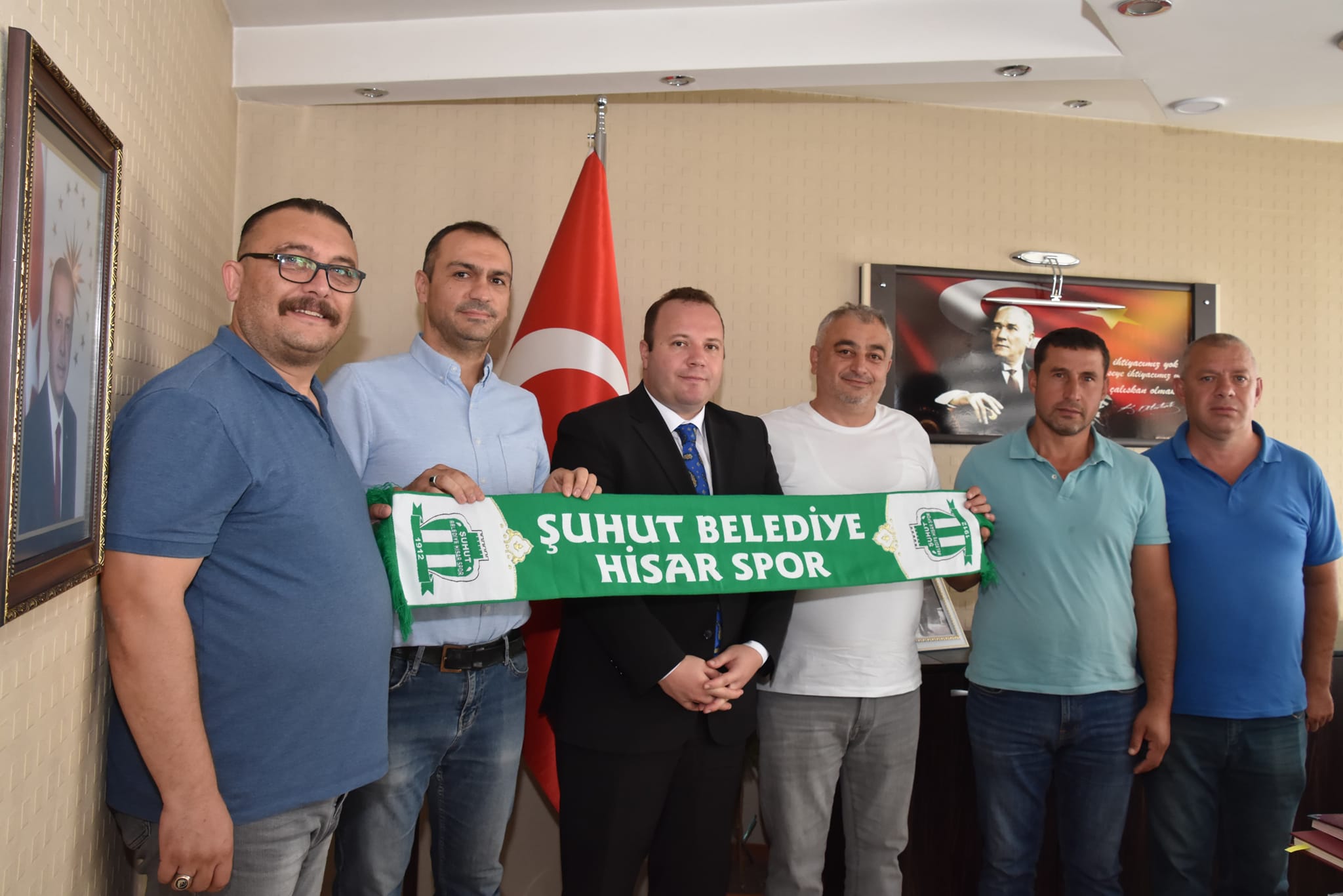 Bir Gün Makamda Bir Gün Sahada Şuhut Kaymakamı Vatandaşın Yanında