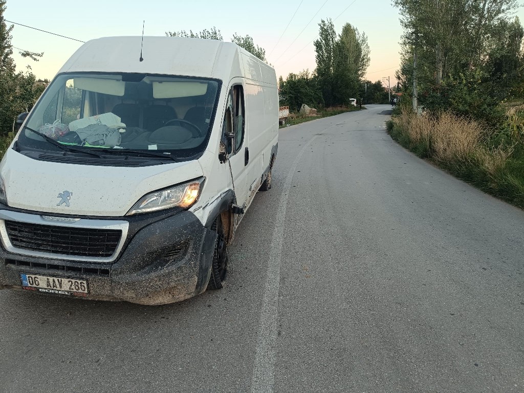 ŞUHUT-ÇAKIRÖZÜ KÖYÜ YAKINLARINDA KAZA!