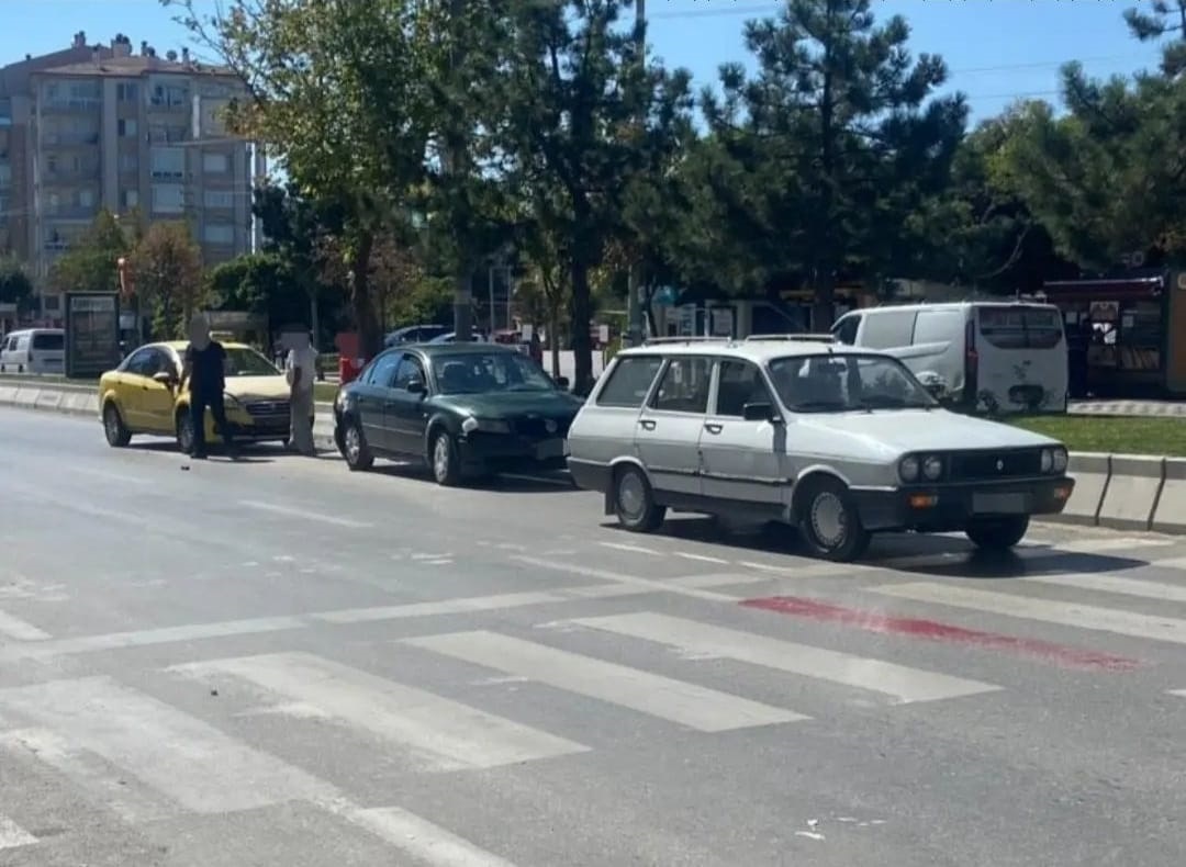 Ataköy Kavşağında Zincirleme Kaza