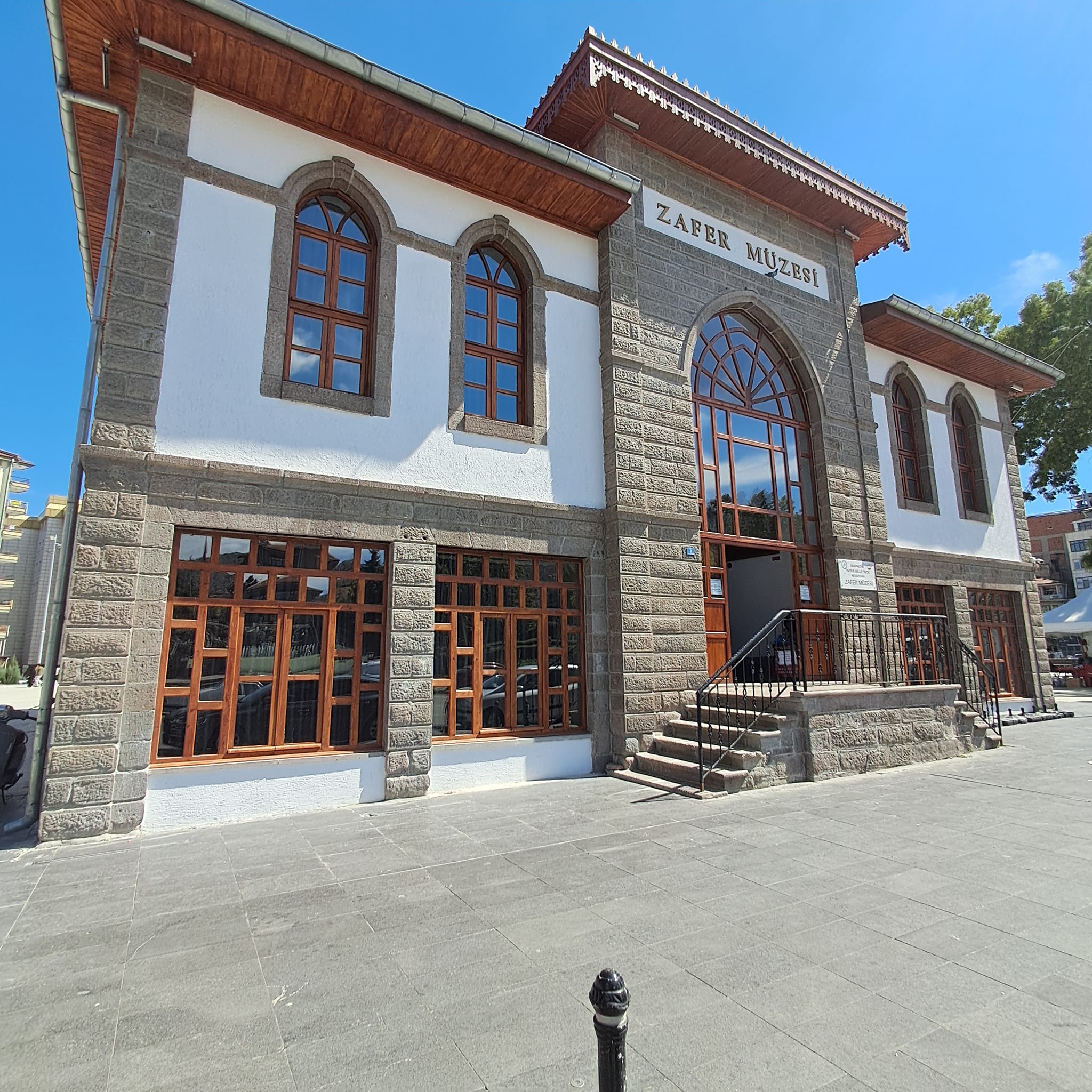 Şehrin Simgesi Zafer Müzesi Savaşın İzlerini Taşıyan Tarihi Karargah