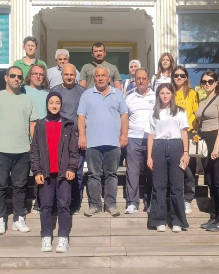 Başarıyla Taçlanan Ziyaret: Meryem Betül Çavdar’dan Taekwondo Sporcularına Moral