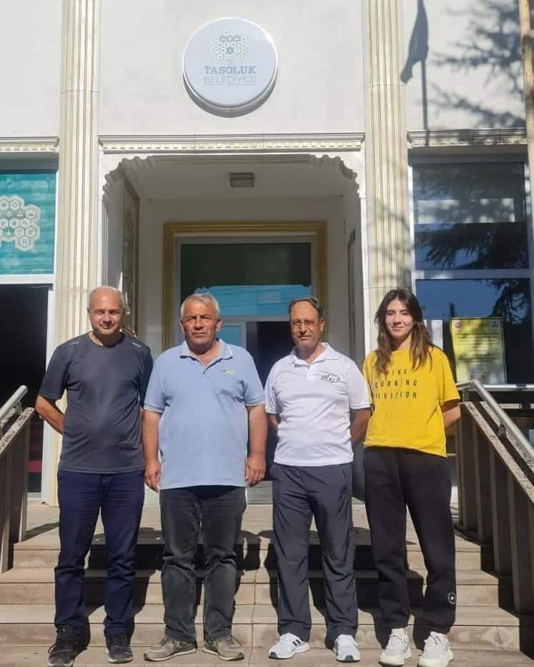 Başarıyla Taçlanan Ziyaret: Meryem Betül Çavdar’dan Taekwondo Sporcularına Moral