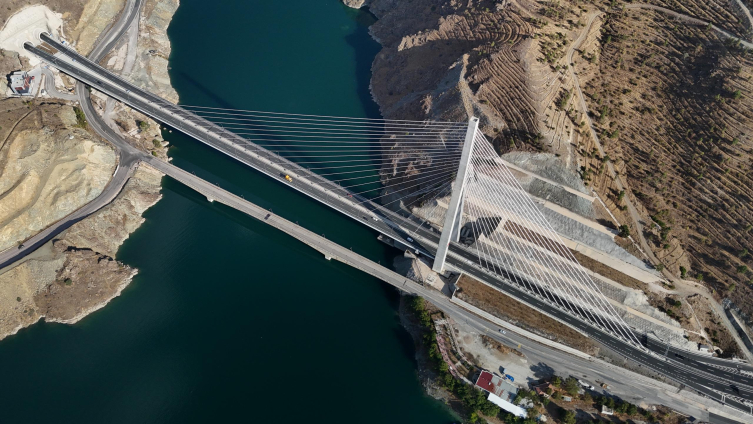 KÖMÜRHAN KÖPRÜSÜ, DÜNYANIN EN İYİSİ OLDU