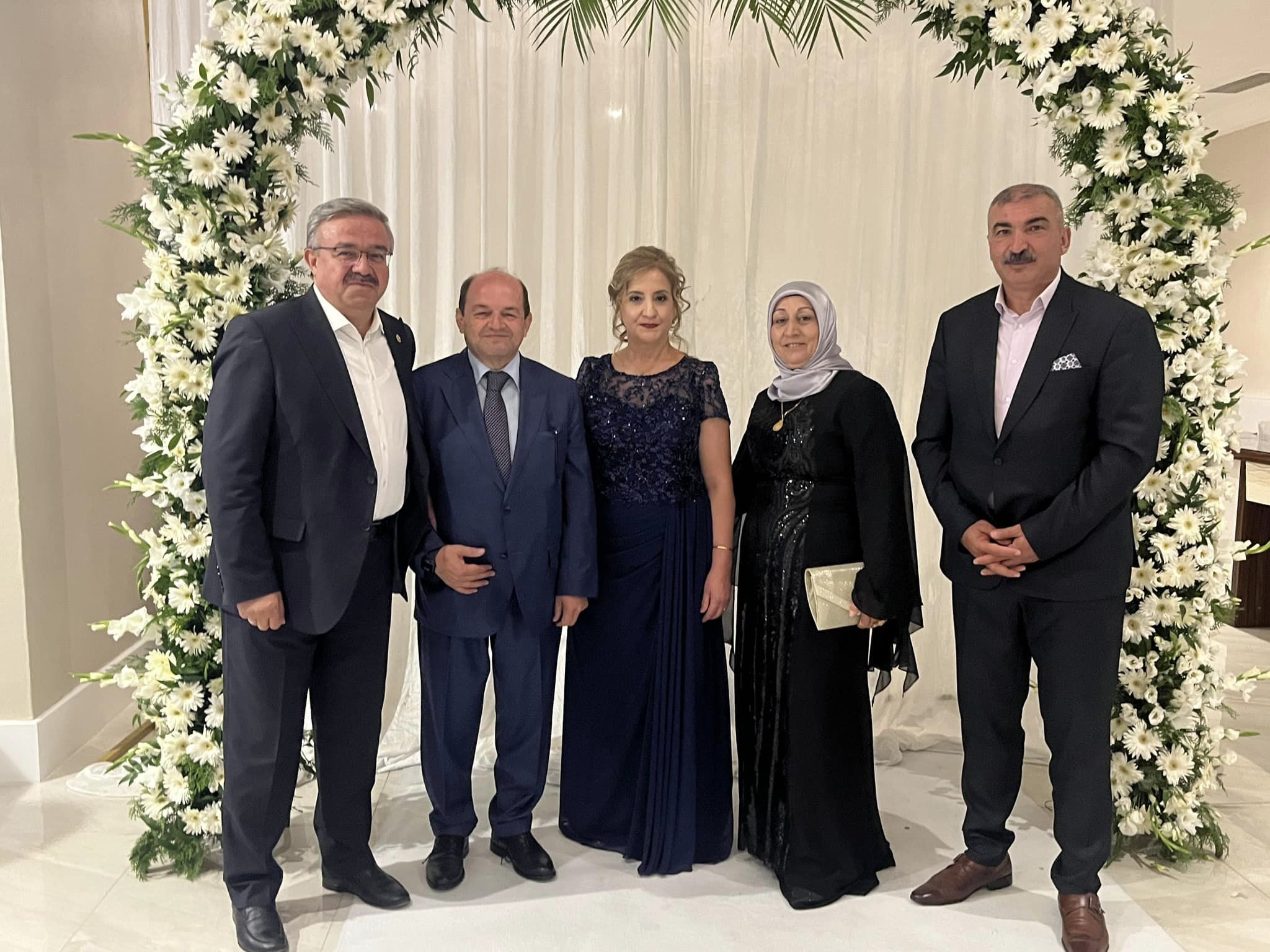 Milletvekili Özkaya ve Yurdunuseven  Gençleri Mutlu Günlerinde Eşlik Etti