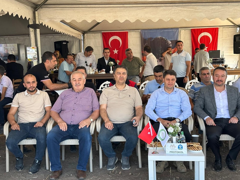 Müdür Parlak Sandıklı’da Patates Çeşitlerini İnceledi