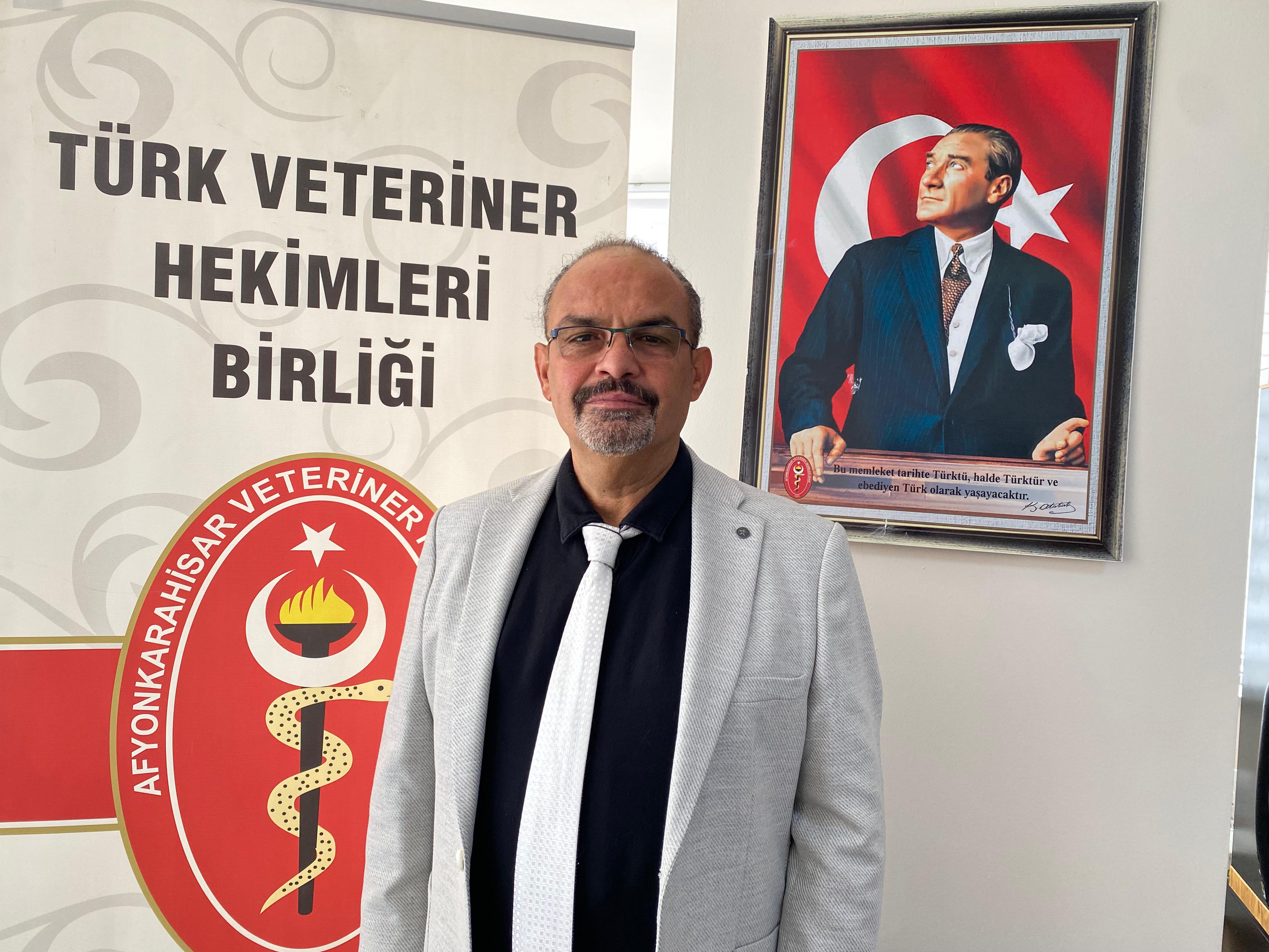 VETERİNER HEKİMLER ODASI BAŞKAN ADAY PROF. DR. UÇAR "MESLEKTAŞLARIMIZA EN İYİ HİZMETİ SUNMAK İÇİN ÇALIŞACAĞIZ"