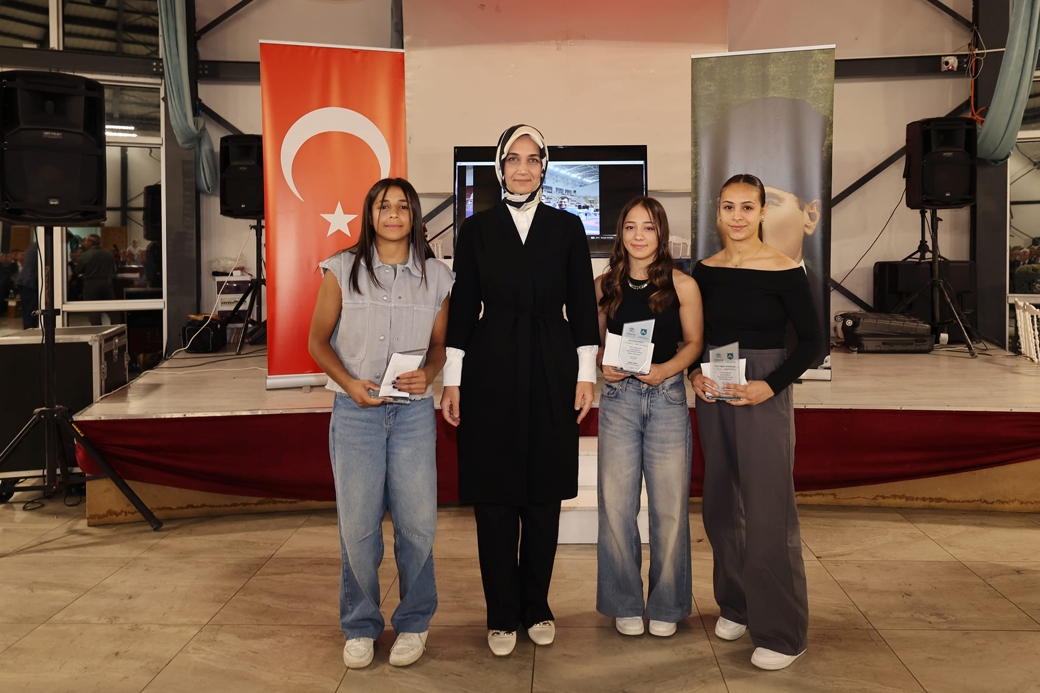 Taşoluk'un Başarılı Sporcularına Vali Yiğitbaşı'ndan Destek