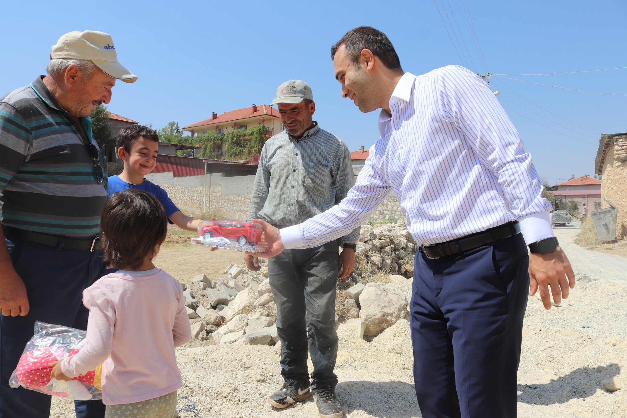 Devlet Bir Çocuğun Gözünde Tebessüm Bir Çiftçinin Gözünde İse Destek