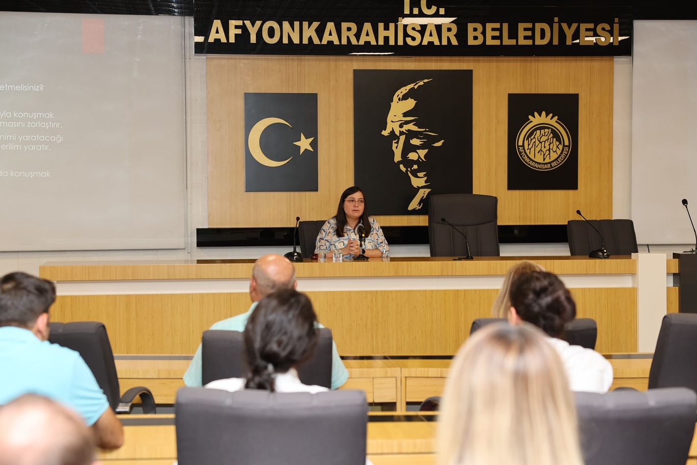 Afyonkarahisar Belediyesi’nden Personeline Görgü ve İletişim Eğitimleri