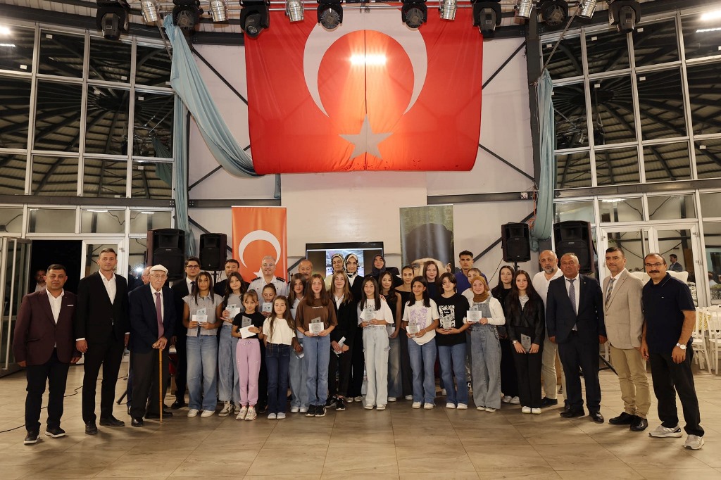 TAŞOLUK GÜREŞ KULÜBÜ SPORCULARI, ÖDÜLLERİNİ ALDI