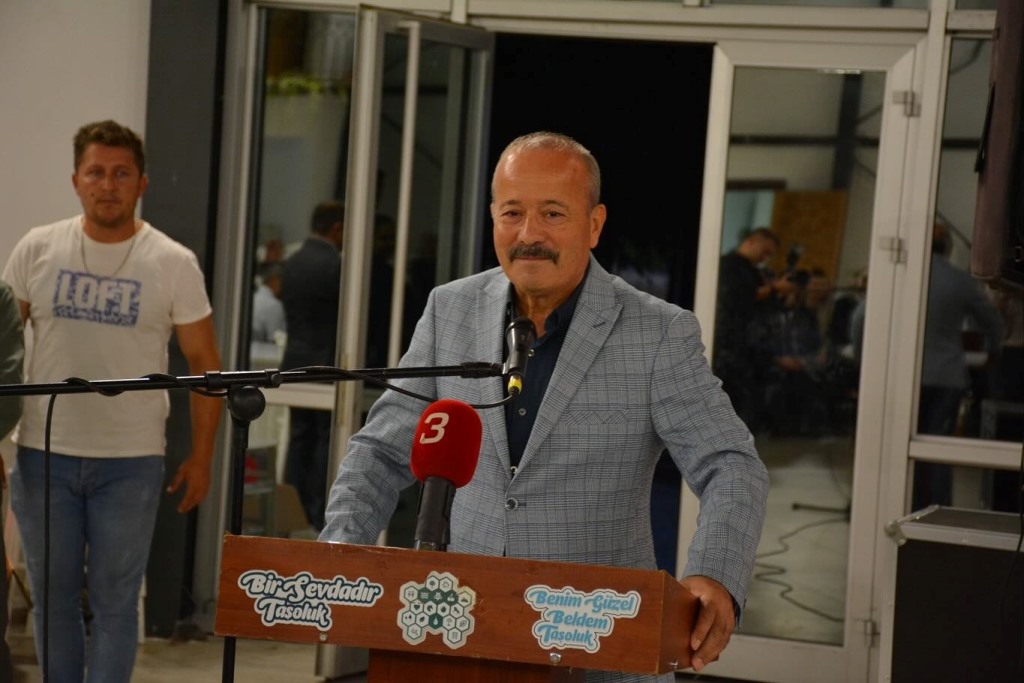 TAŞOLUK GÜREŞ KULÜBÜ SPORCULARI, ÖDÜLLERİNİ ALDI