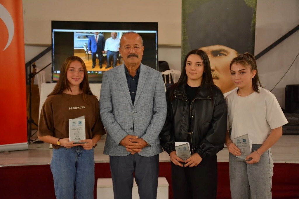 TAŞOLUK GÜREŞ KULÜBÜ SPORCULARI, ÖDÜLLERİNİ ALDI