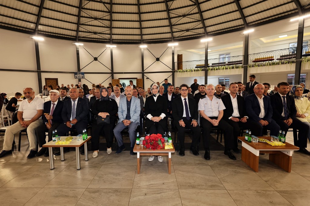TAŞOLUK GÜREŞ KULÜBÜ SPORCULARI, ÖDÜLLERİNİ ALDI