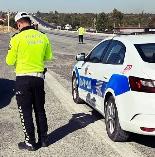 Afyon Polisi Çalışıyor Trafikte Kuralsızlığa Geçit Yok
