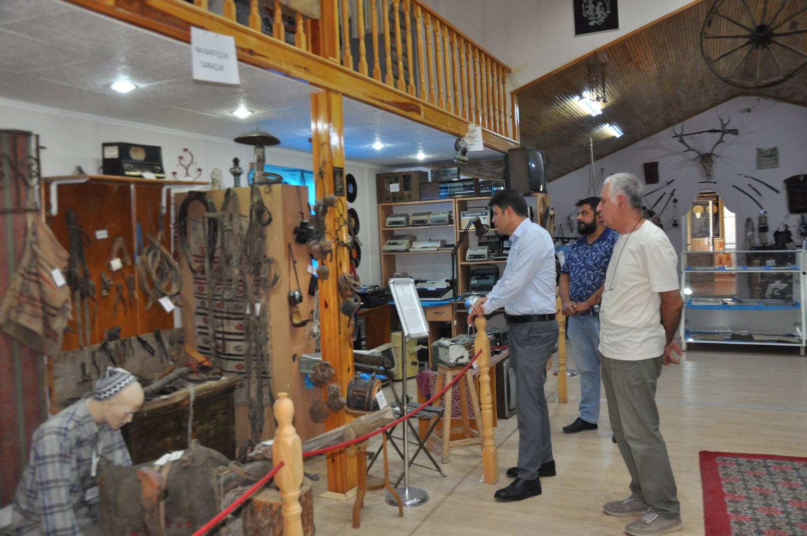KAYMAKAM ÇENGEL SERGİ SALONU'NU İNCELEDİ